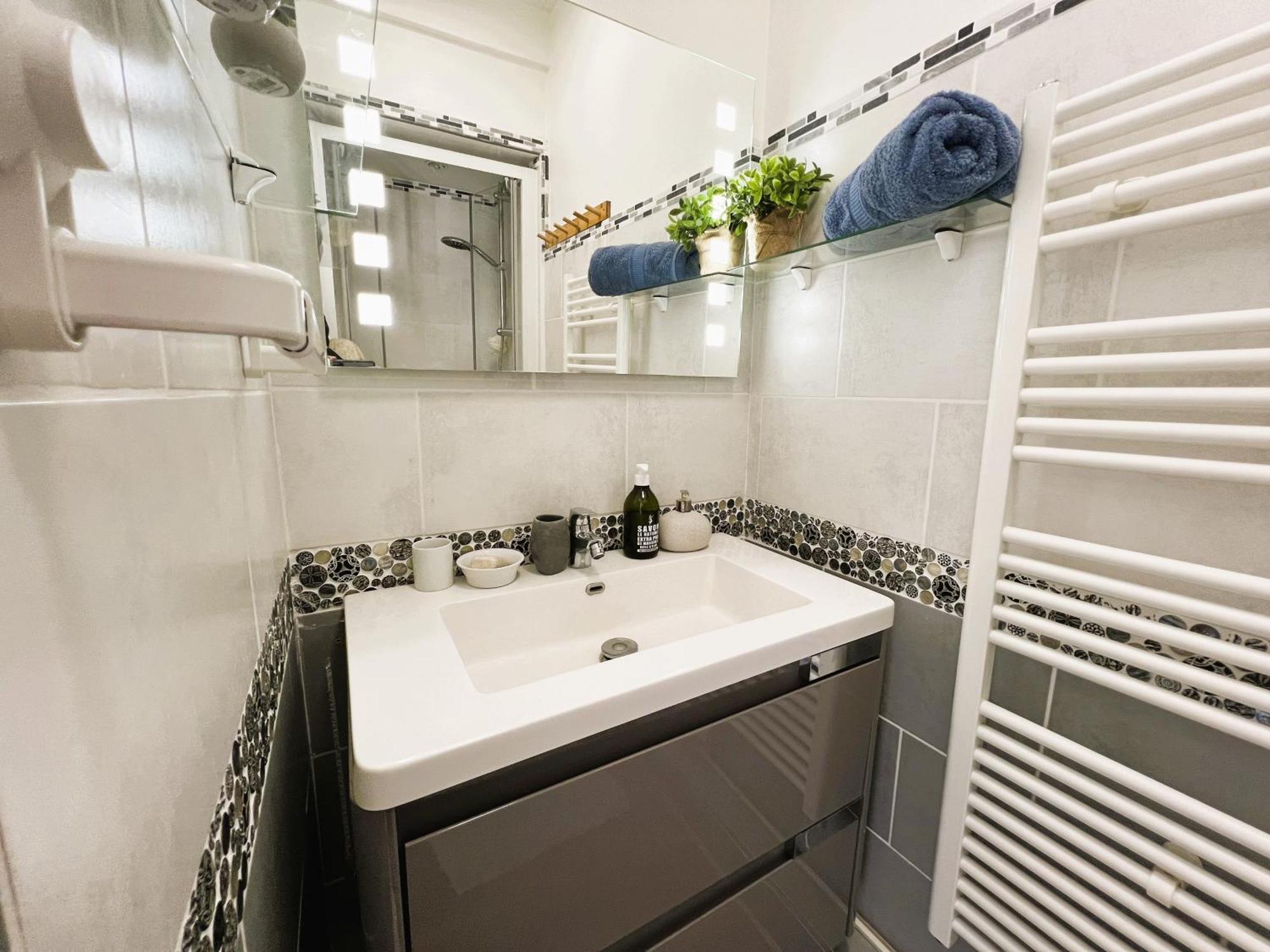 Appartement Nid Douillet 梅尔·莱斯·拜恩斯 外观 照片